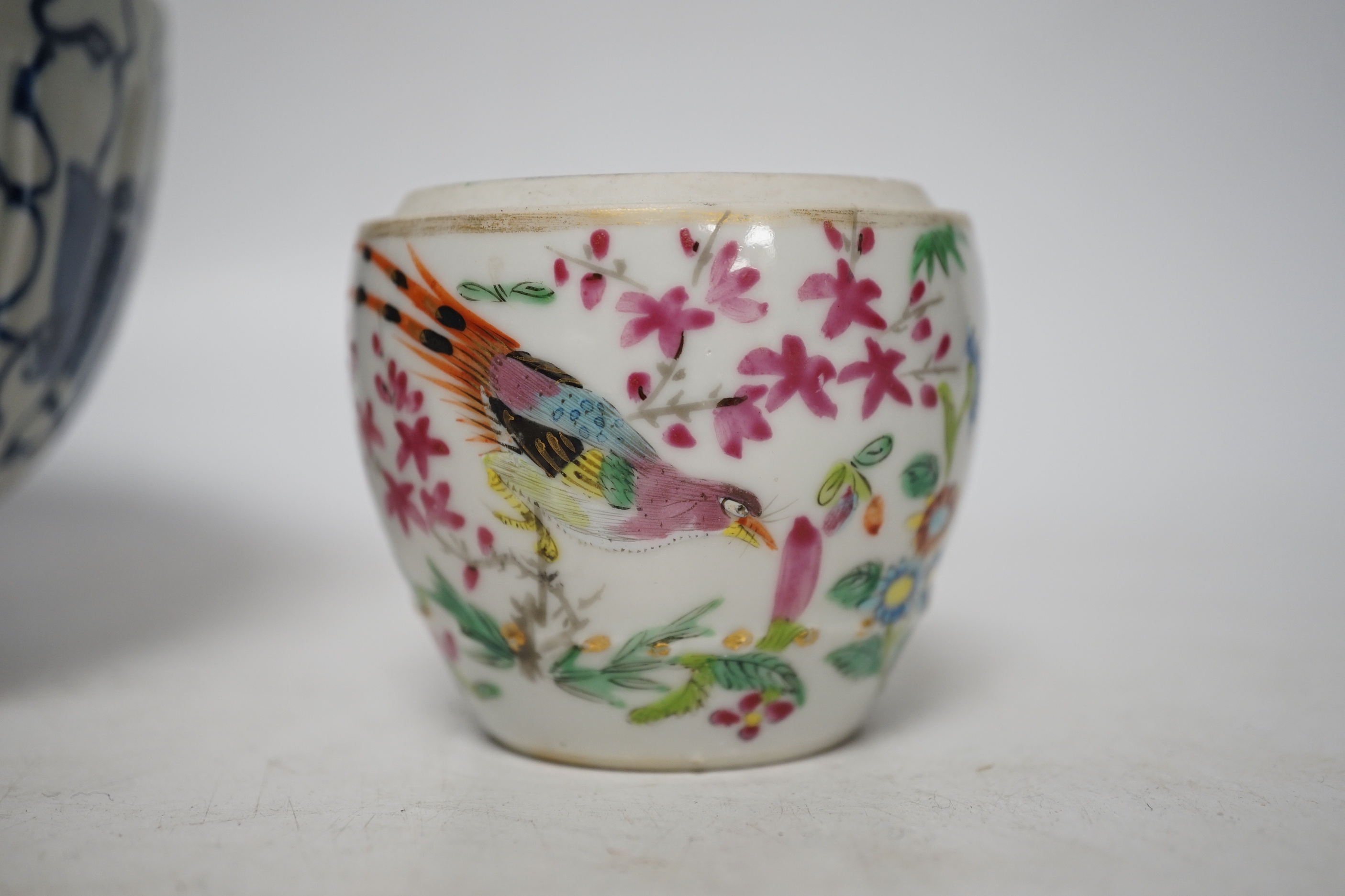 Chinese ceramics, 19th century and later, dish bowl 14cm diameter